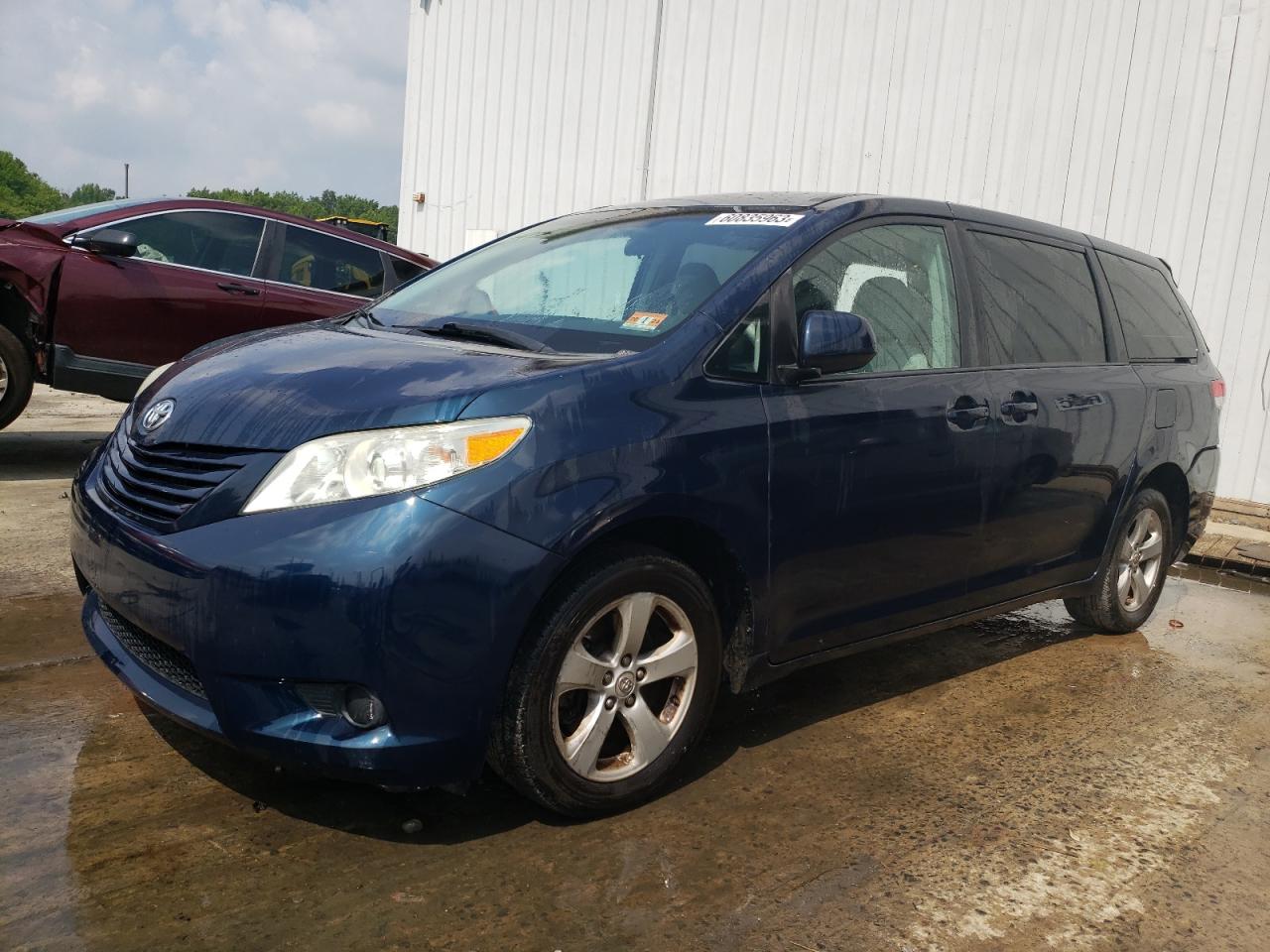 TOYOTA SIENNA 2011 5tdka3dc5bs007523