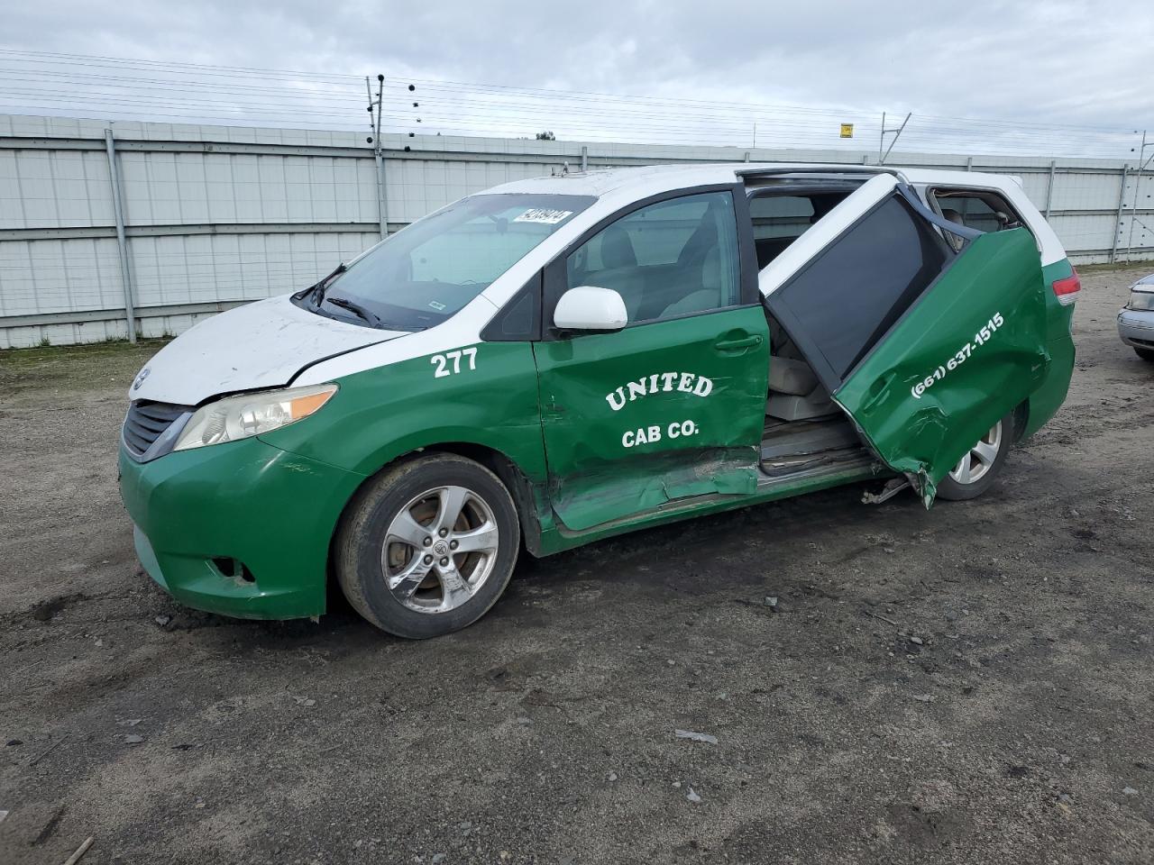 TOYOTA SIENNA 2012 5tdka3dc7cs010585