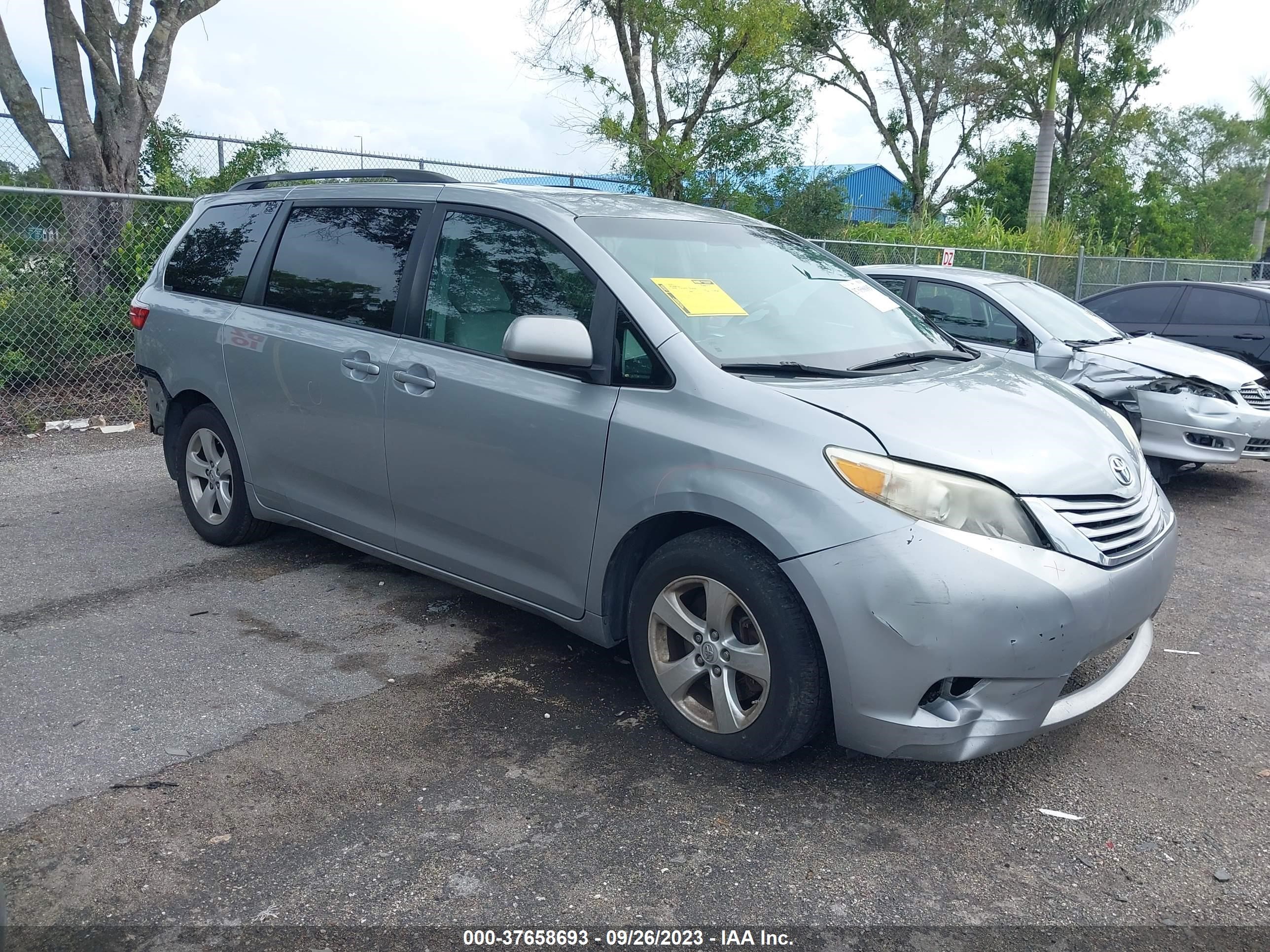 TOYOTA SIENNA 2015 5tdkk3dc0fs615467