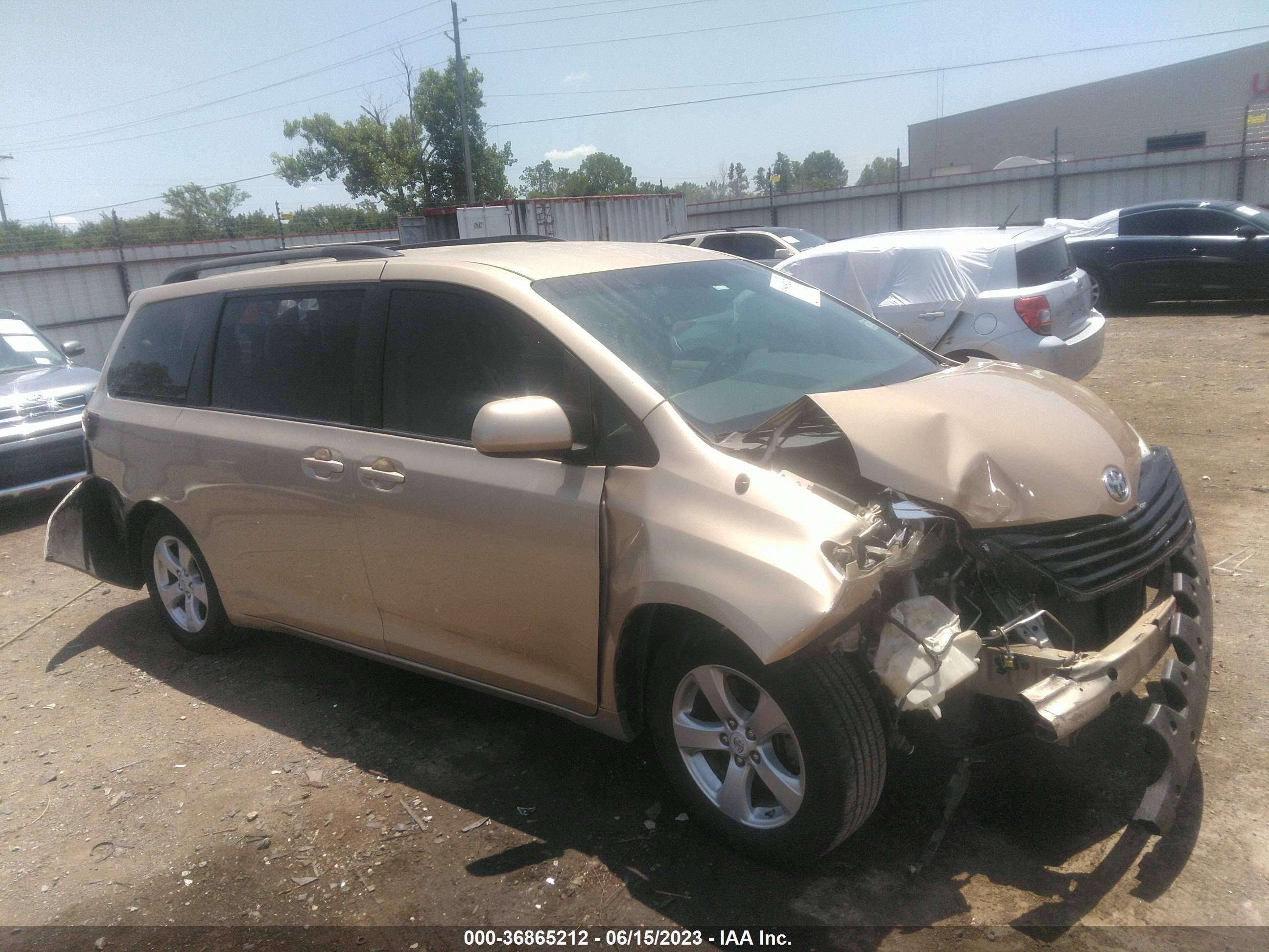 TOYOTA SIENNA 2011 5tdkk3dc2bs072651