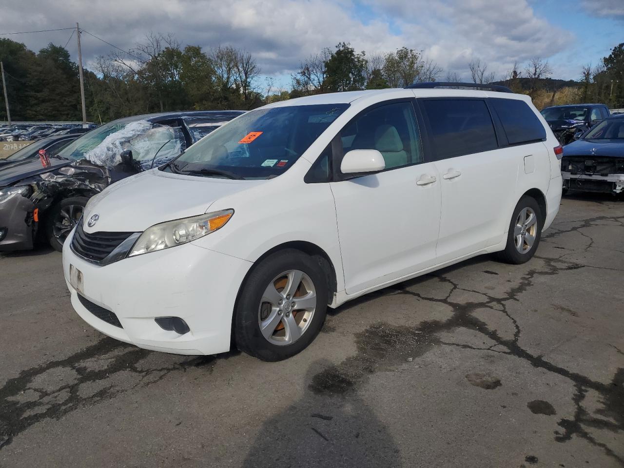 TOYOTA SIENNA 2014 5tdkk3dc2es406052