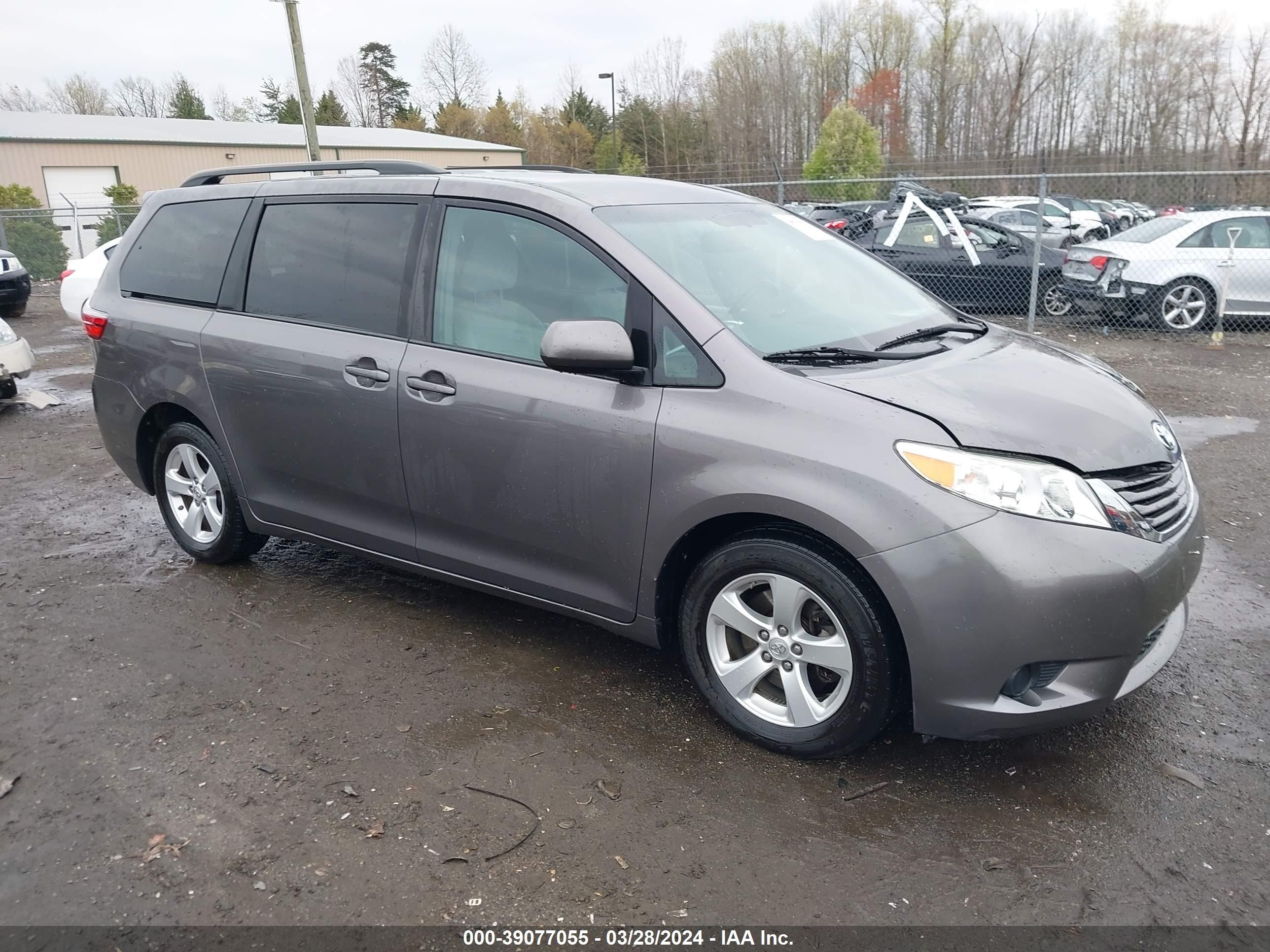 TOYOTA SIENNA 2016 5tdkk3dc2gs726247