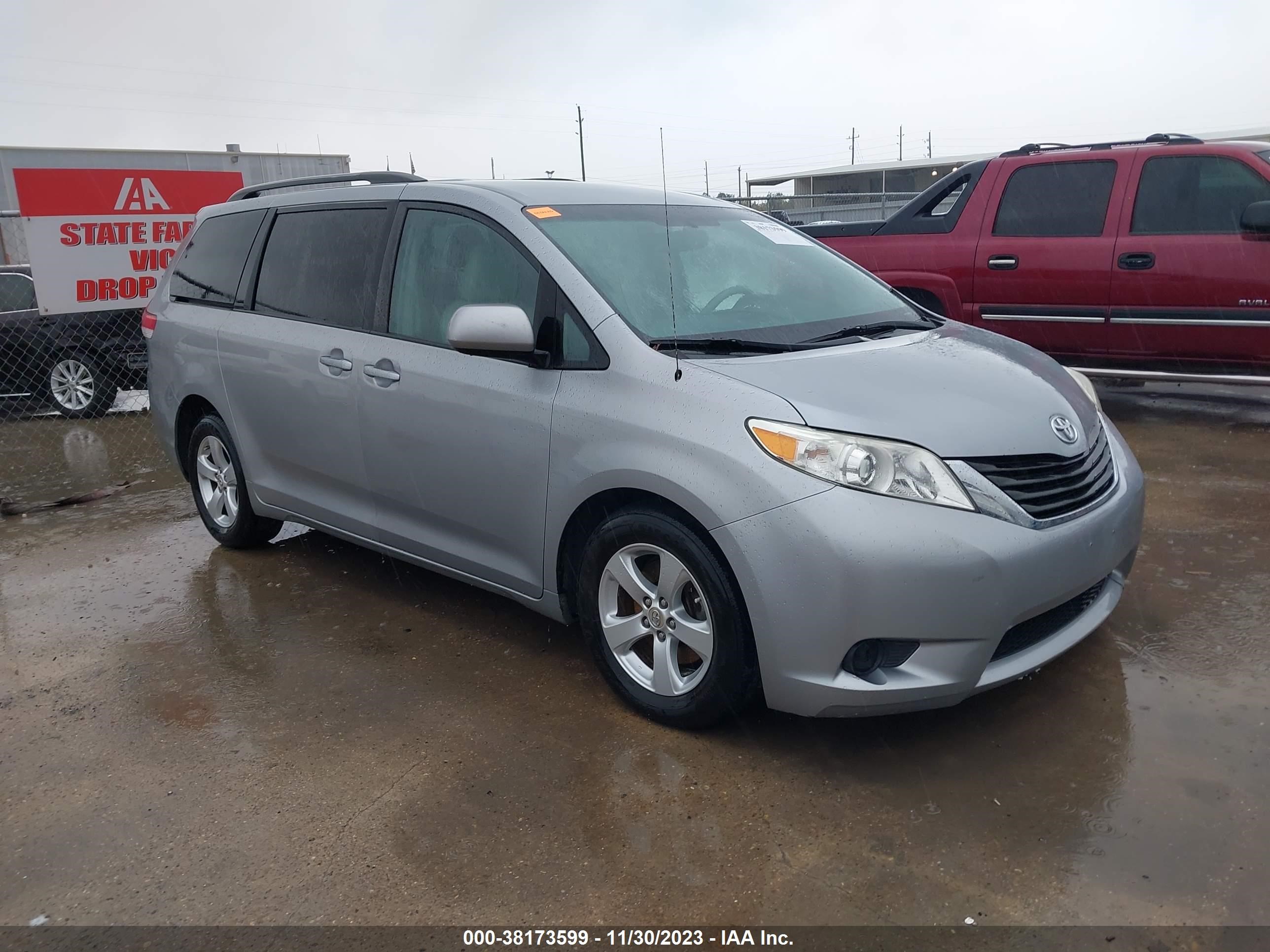 TOYOTA SIENNA 2011 5tdkk3dc3bs096151