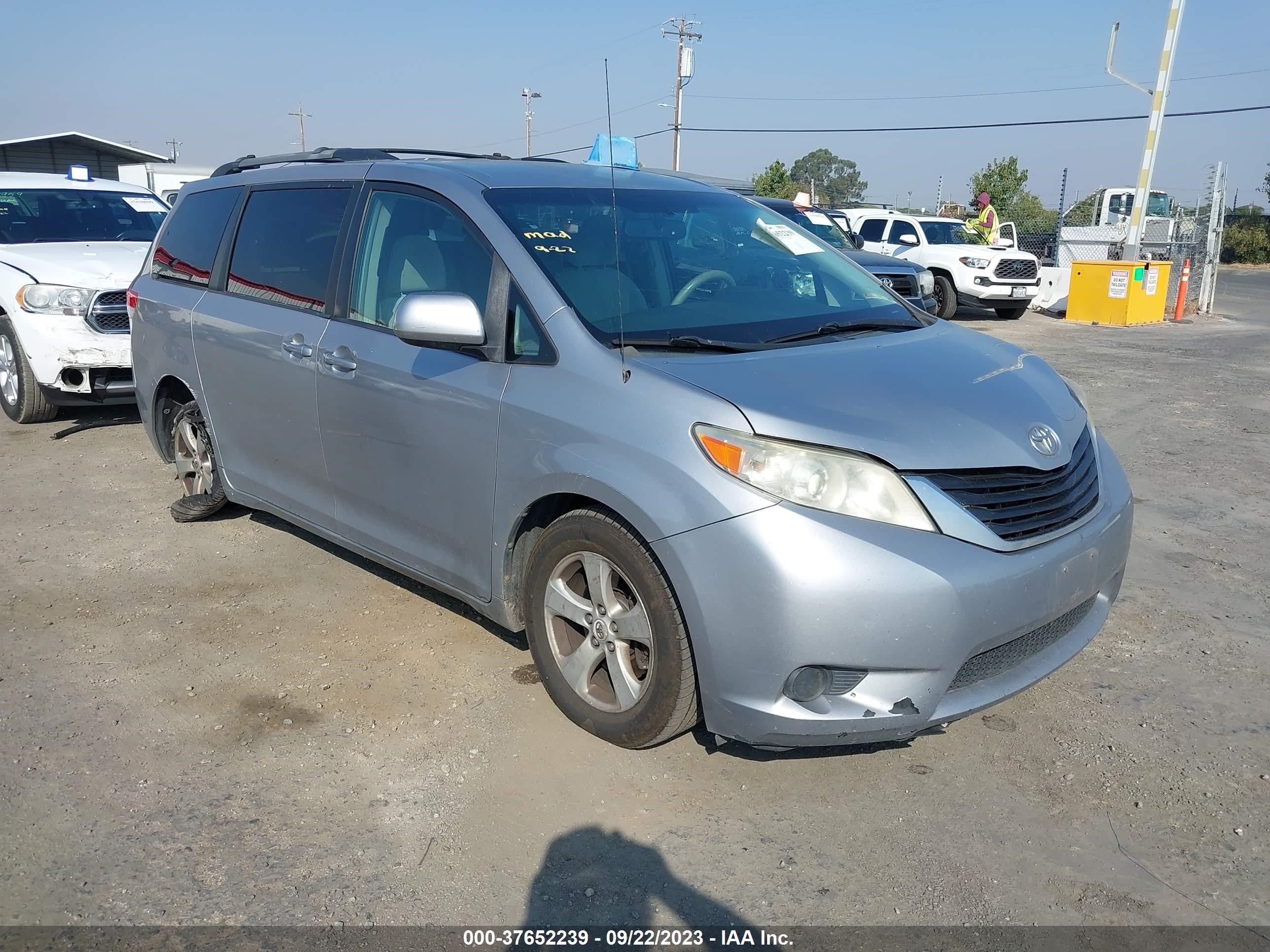 TOYOTA SIENNA 2011 5tdkk3dc3bs127222