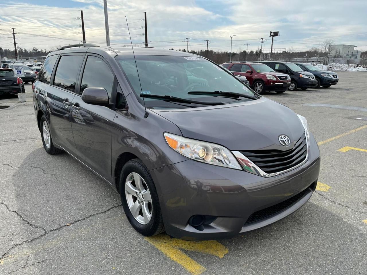 TOYOTA SIENNA LE 2013 5tdkk3dc3ds314429