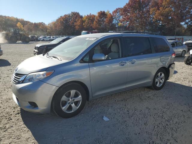 TOYOTA SIENNA LE 2014 5tdkk3dc3es499020