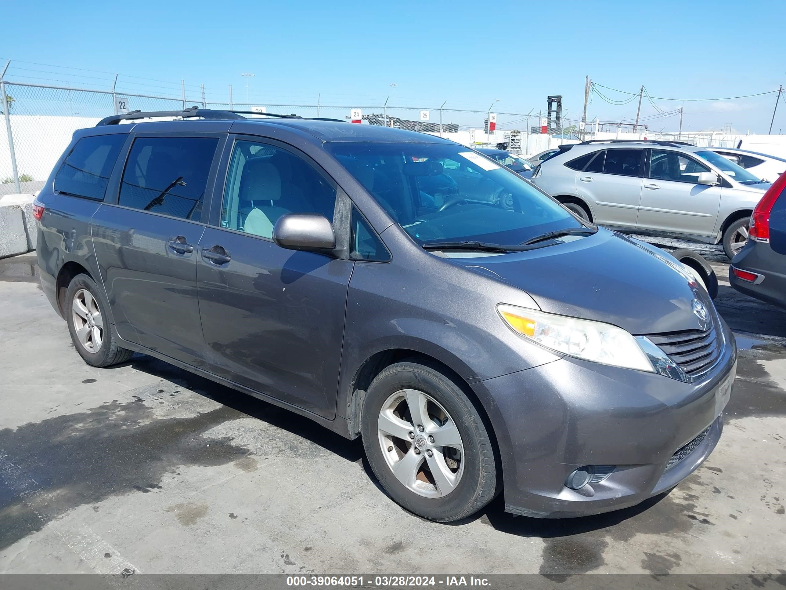 TOYOTA SIENNA 2015 5tdkk3dc3fs550436