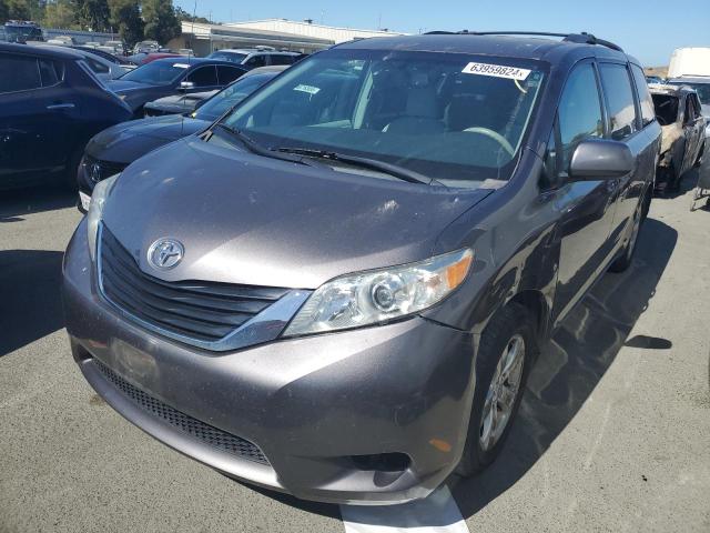 TOYOTA SIENNA LE 2011 5tdkk3dc4bs052711