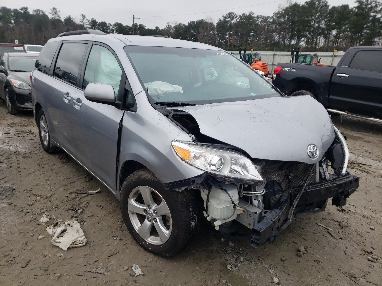 TOYOTA SIENNA LE 2015 5tdkk3dc4fs588063