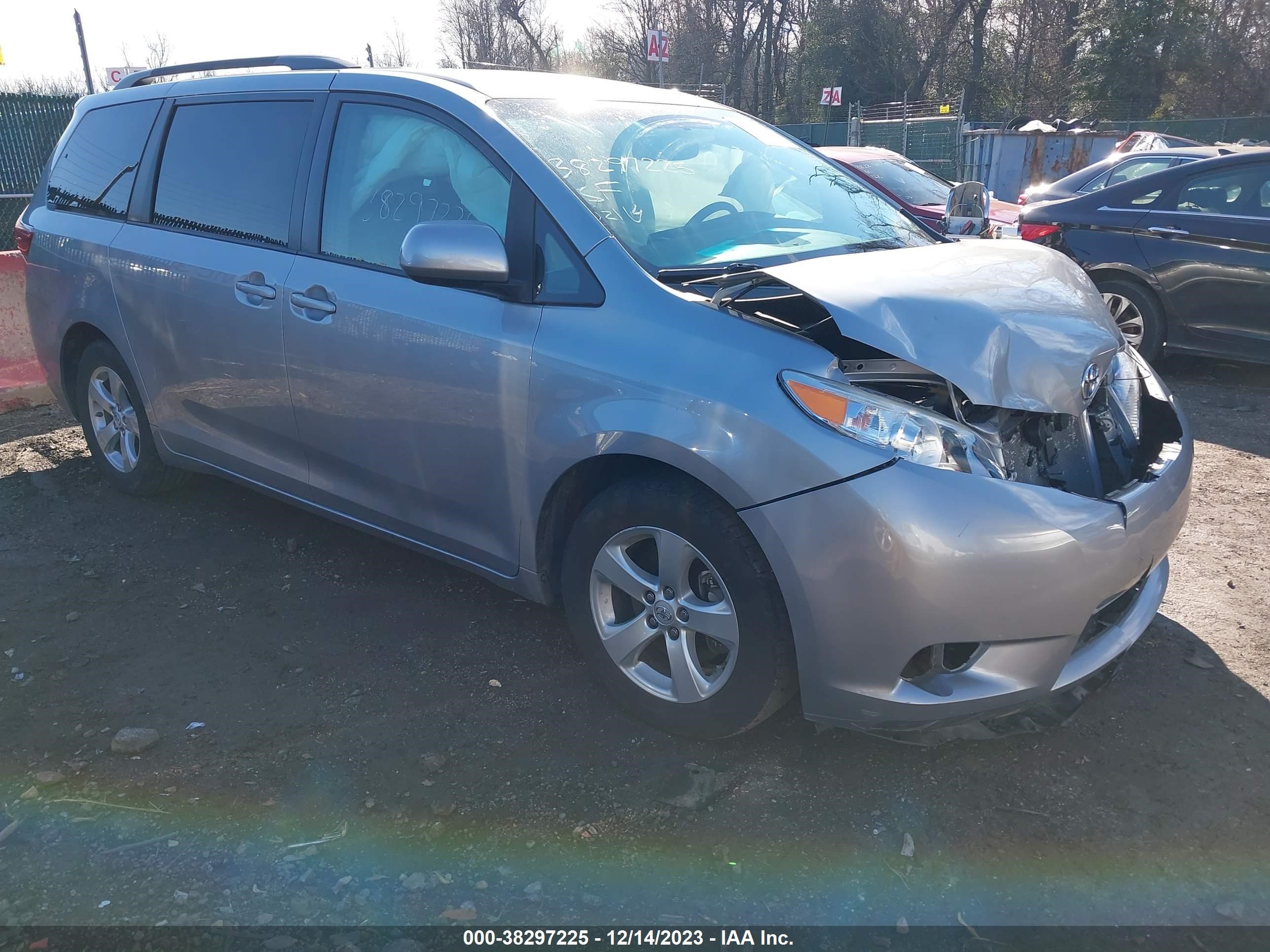 TOYOTA SIENNA 2015 5tdkk3dc5fs659240