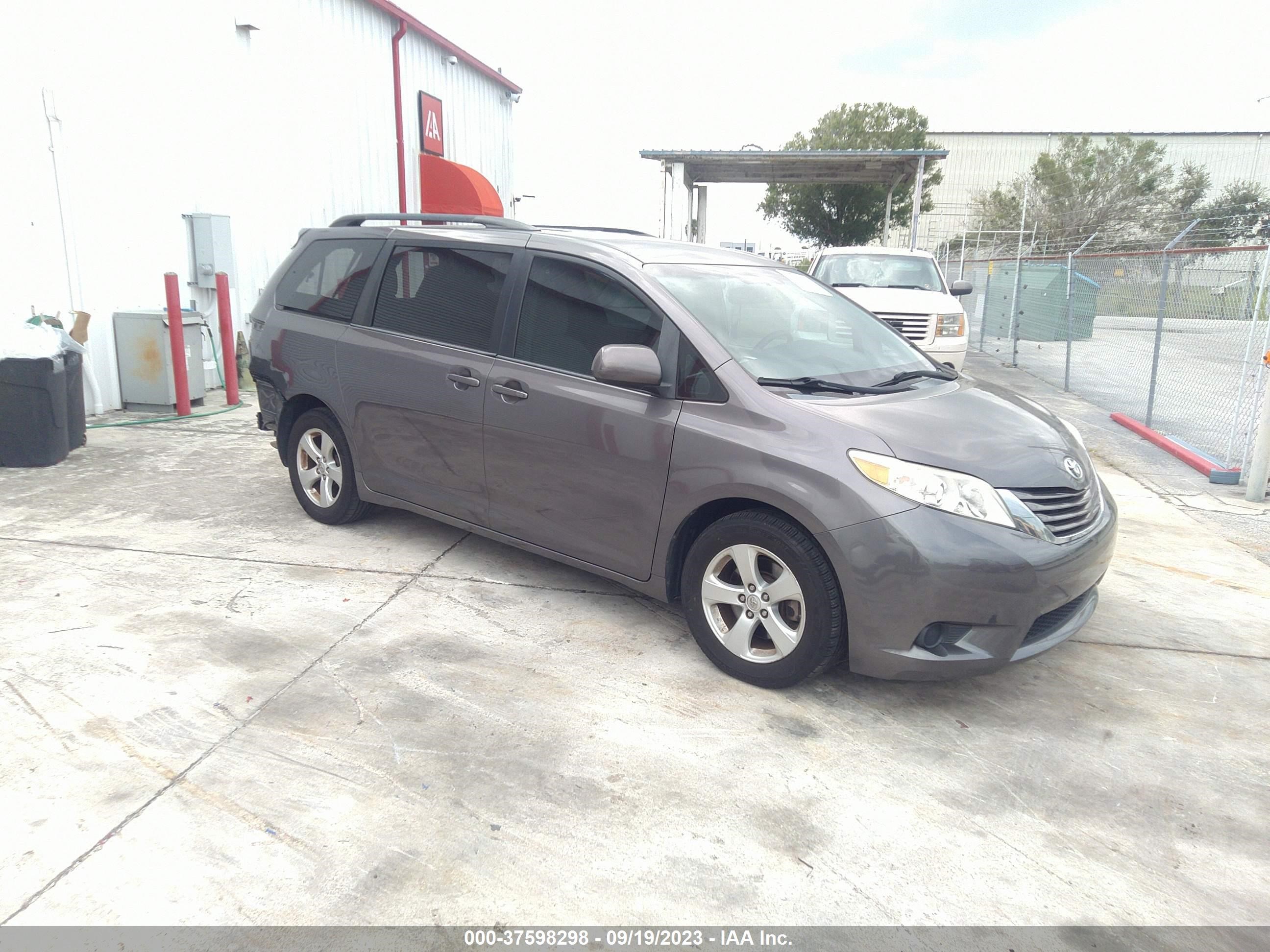 TOYOTA SIENNA 2015 5tdkk3dc6fs583673