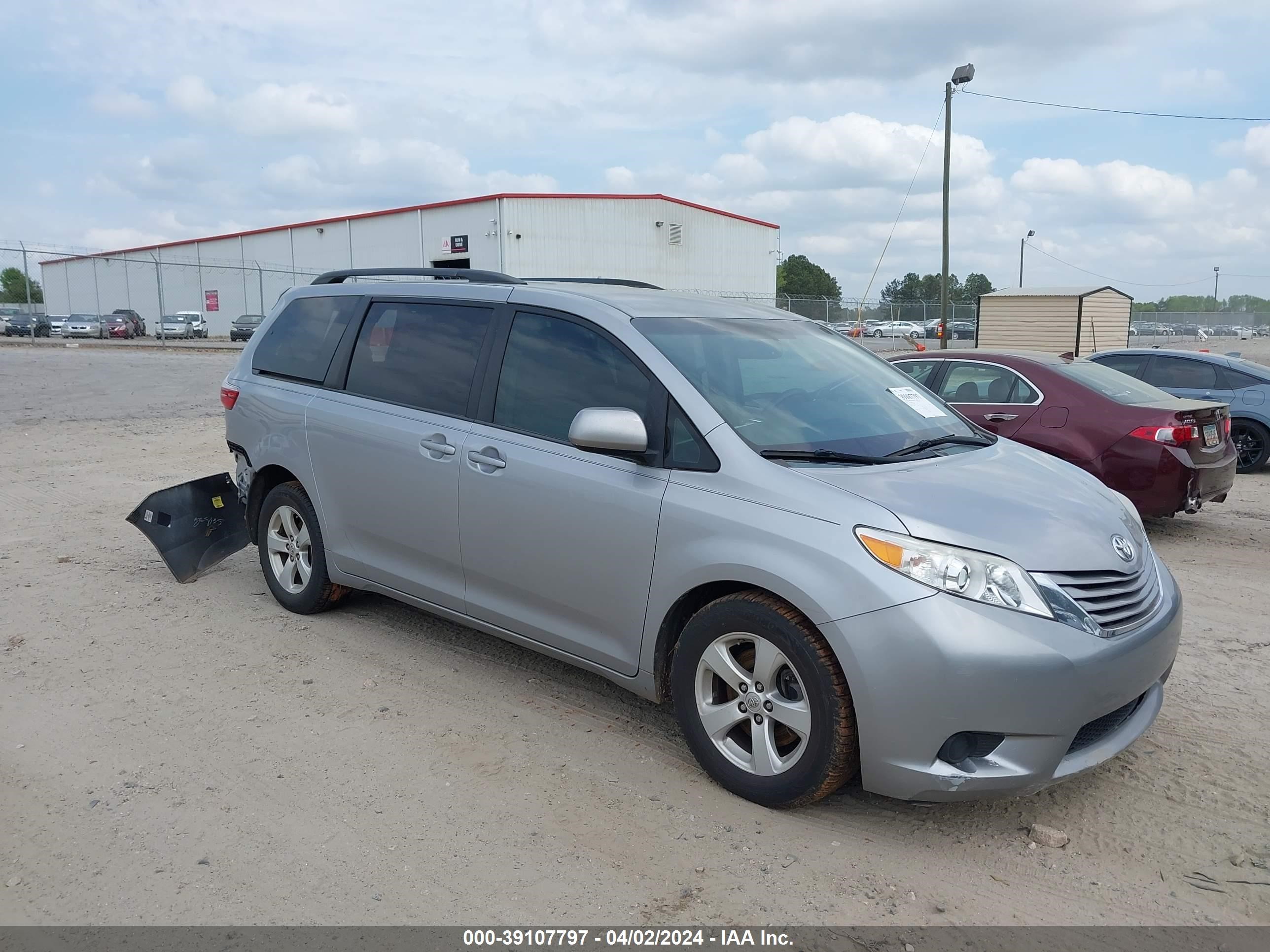 TOYOTA SIENNA 2015 5tdkk3dc8fs568687