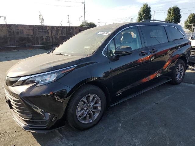 TOYOTA SIENNA LE 2021 5tdkrkec1ms031046