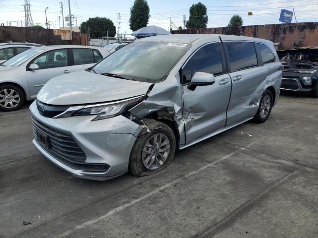 TOYOTA SIENNA LE 2022 5tdkrkec1ns105826