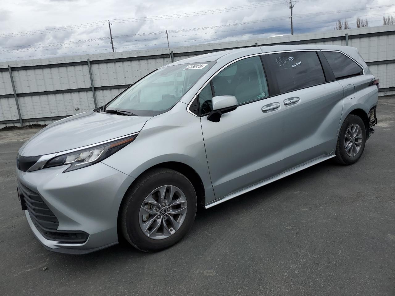 TOYOTA SIENNA 2023 5tdkrkec1ps162224