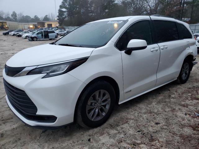 TOYOTA SIENNA LE 2021 5tdkrkec2ms073113