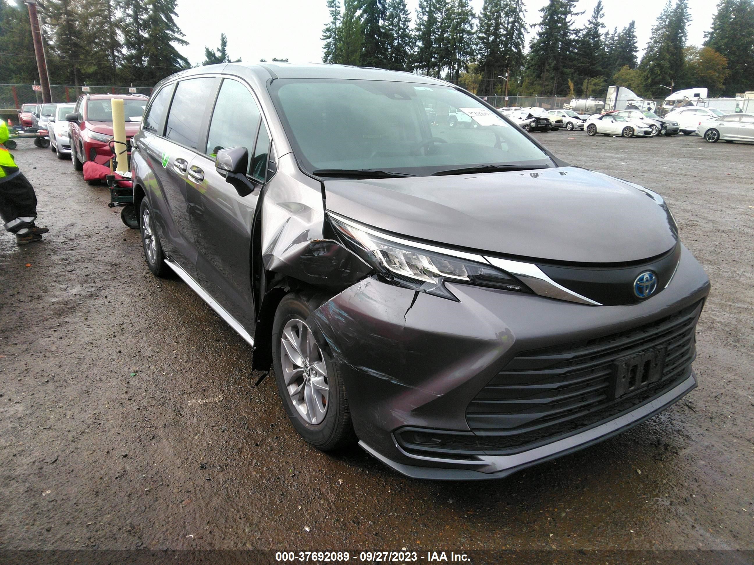 TOYOTA SIENNA 2022 5tdkrkec2ns116852