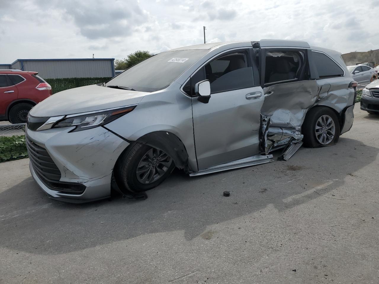 TOYOTA SIENNA 2022 5tdkrkec2ns132825