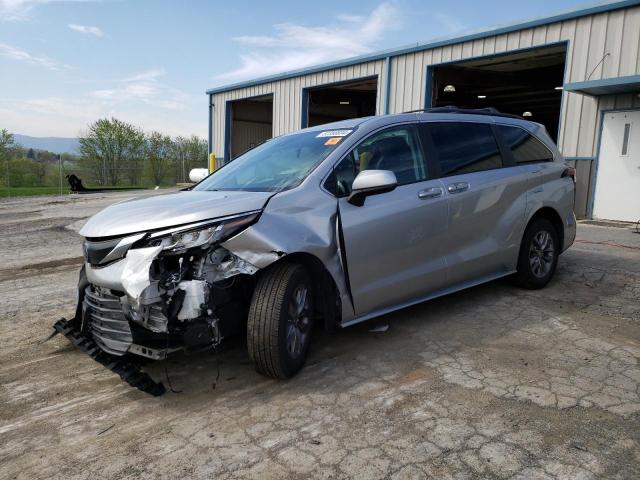 TOYOTA SIENNA LE 2022 5tdkrkec3ns111269