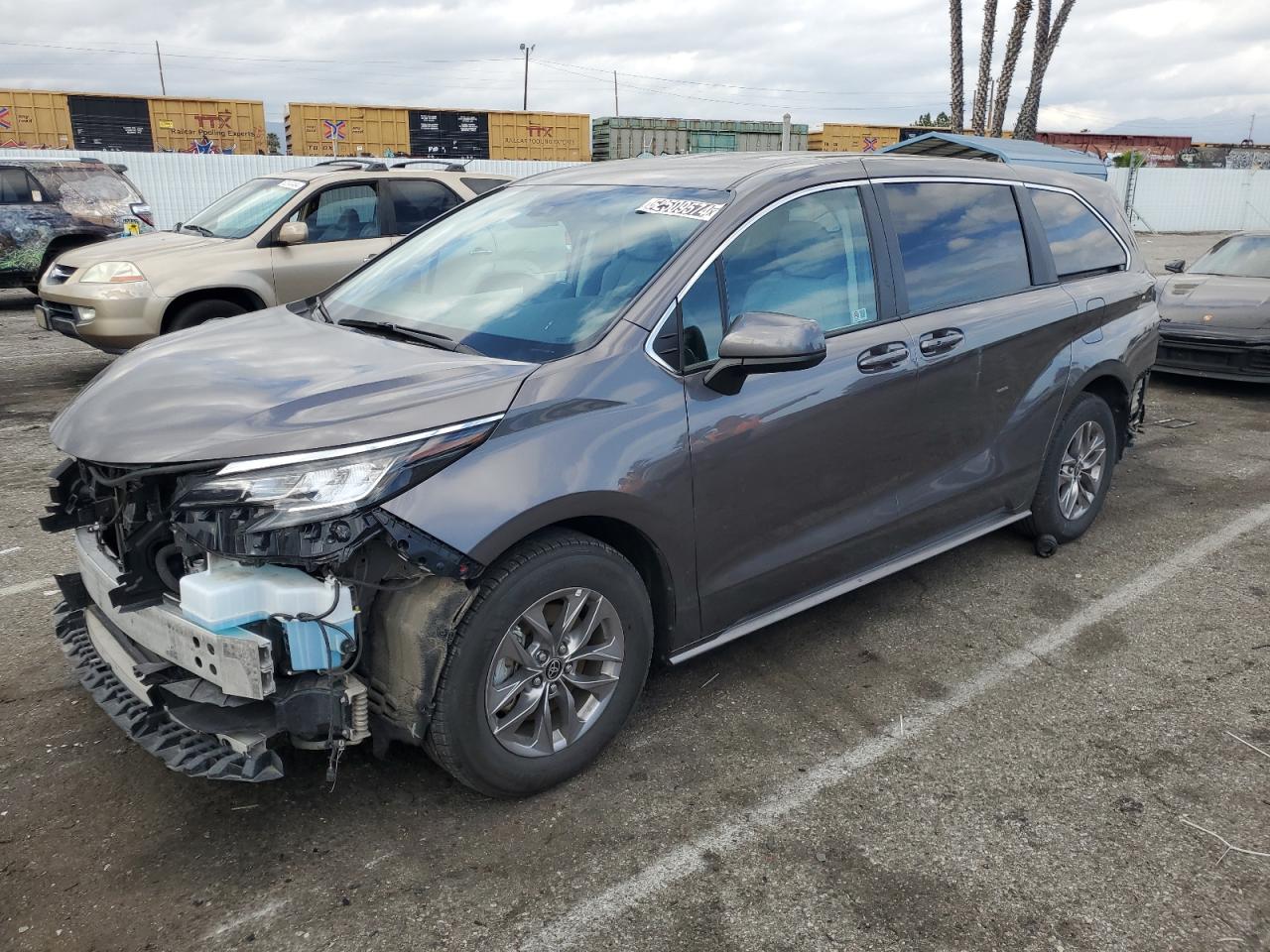 TOYOTA SIENNA 2023 5tdkrkec3ps160720