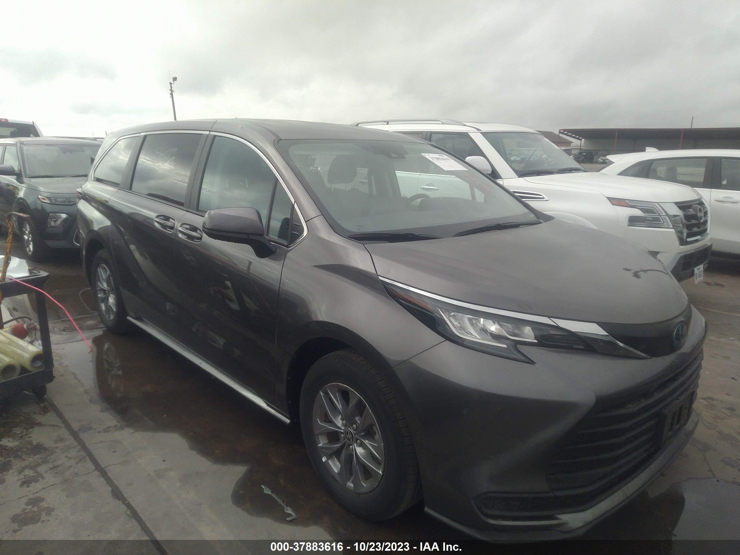 TOYOTA SIENNA 2023 5tdkrkec4ps153887