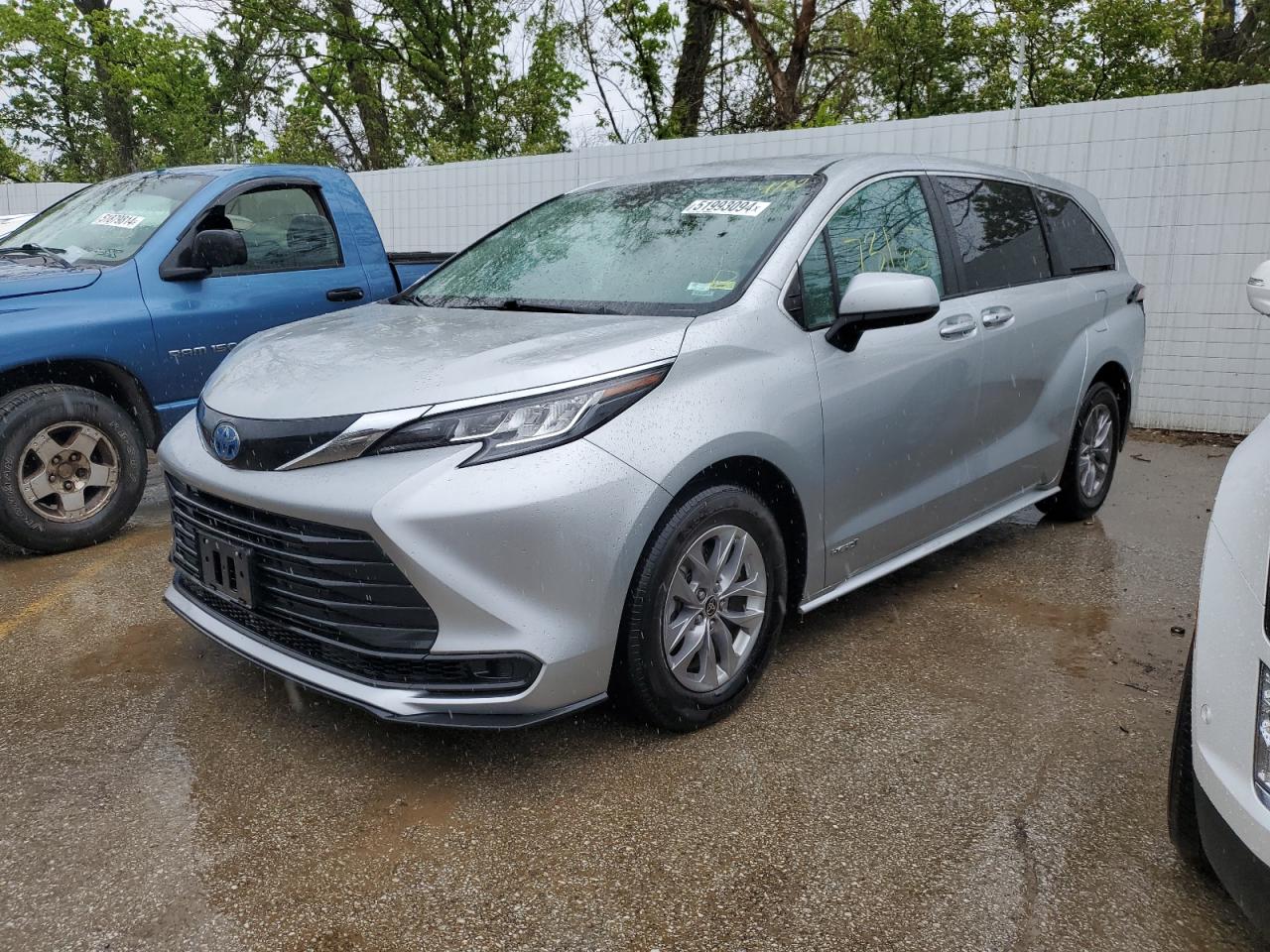 TOYOTA SIENNA 2021 5tdkrkec5ms048139