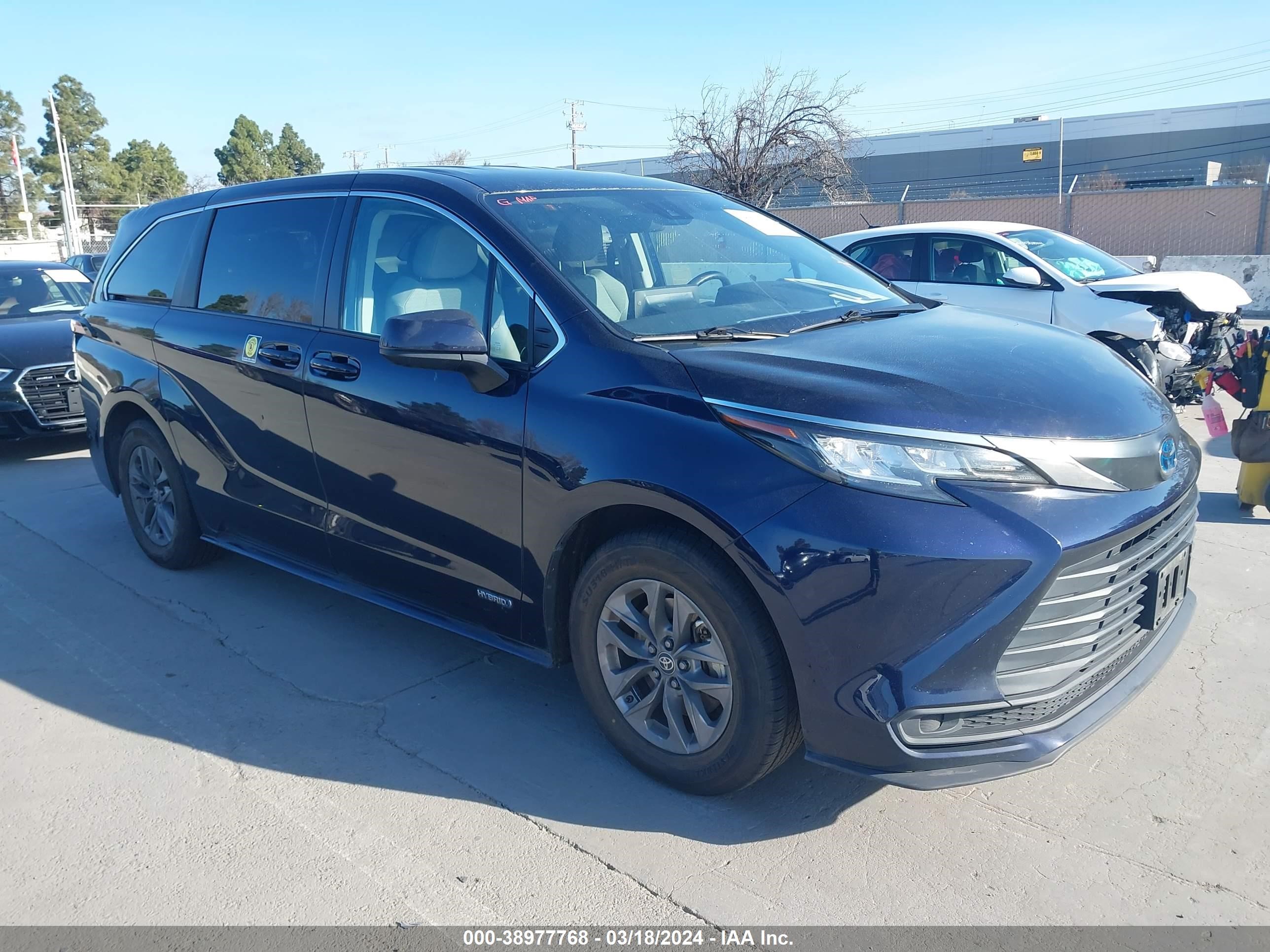 TOYOTA SIENNA 2021 5tdkrkec7ms032654