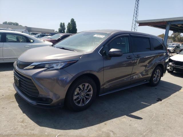 TOYOTA SIENNA LE 2021 5tdkrkecxms041252