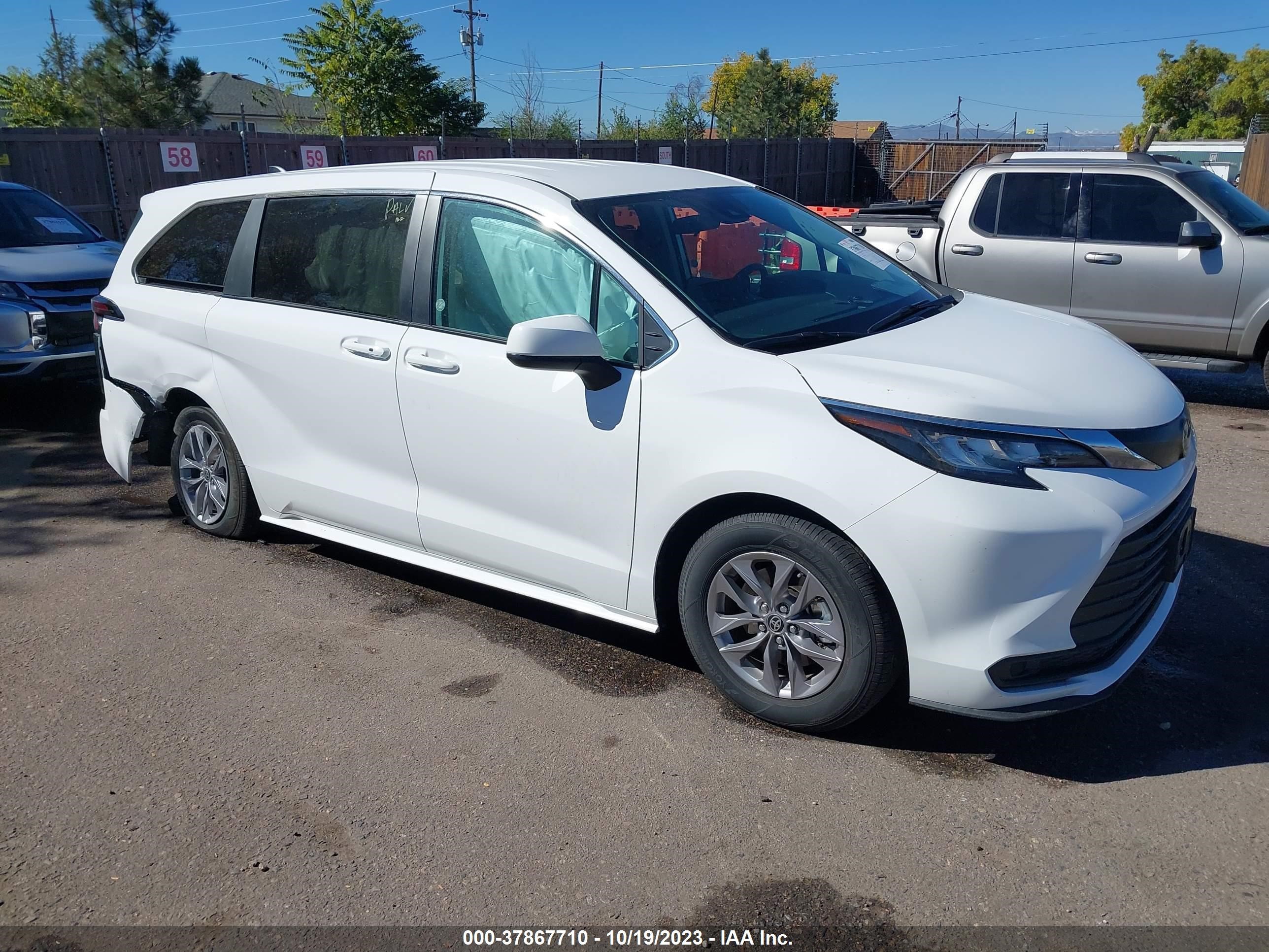 TOYOTA SIENNA 2023 5tdkrkecxps161623