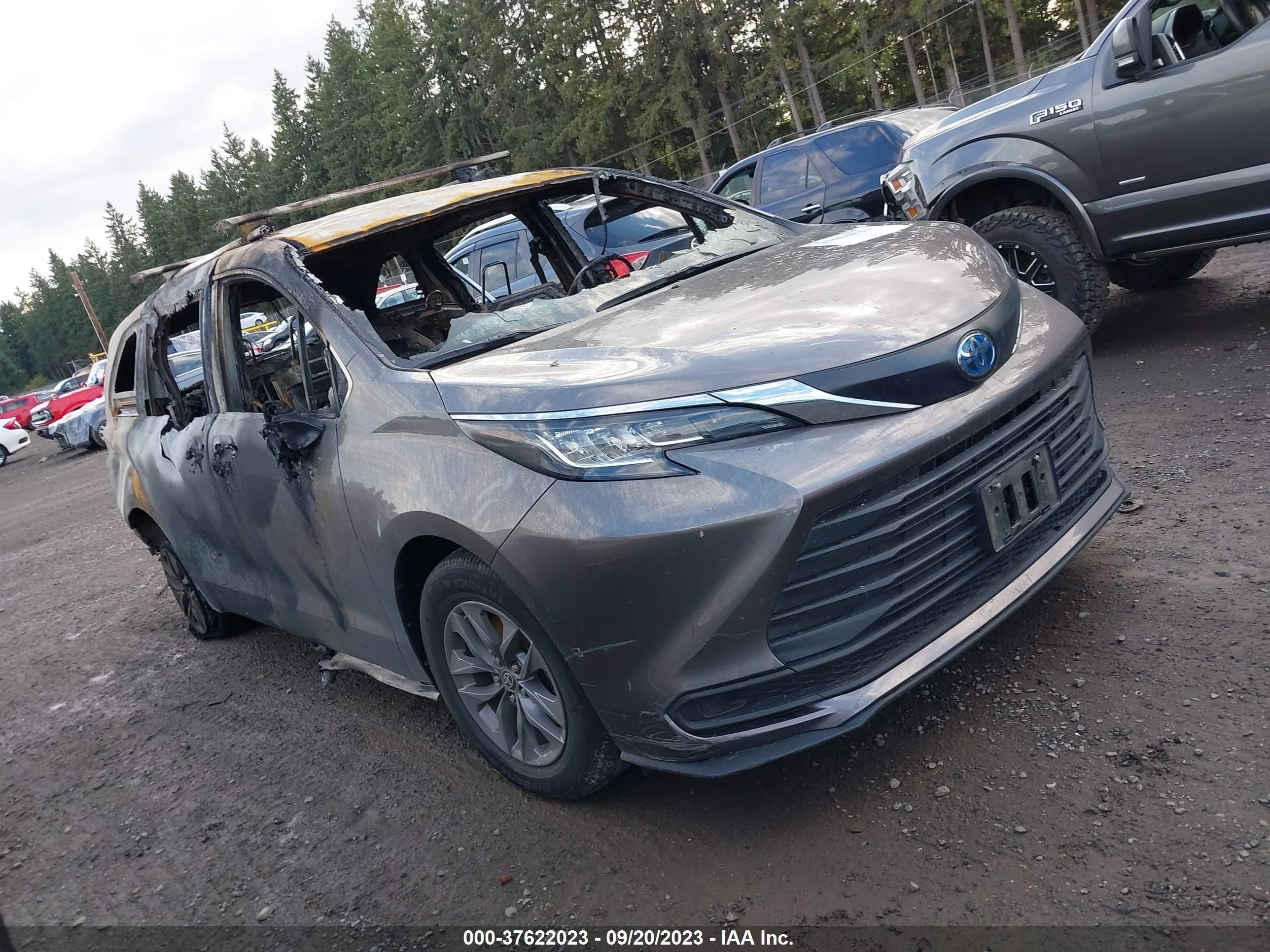 TOYOTA SIENNA 2022 5tdkskfc4ns050937