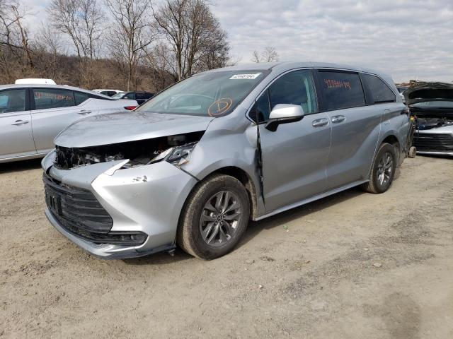 TOYOTA SIENNA LE 2022 5tdkskfcxns065572