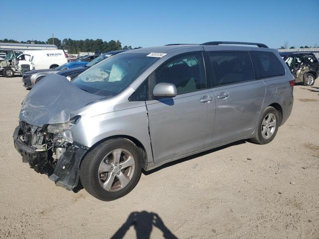 TOYOTA SIENNA LE 2017 5tdkz3dc0hs820298