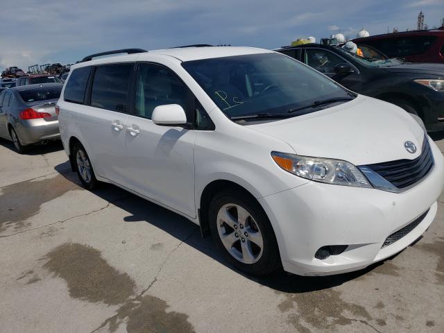 TOYOTA SIENNA LE 2017 5tdkz3dc0hs831740