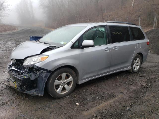 TOYOTA SIENNA LE 2018 5tdkz3dc0js934789