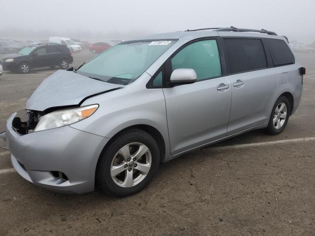 TOYOTA SIENNA LE 2017 5tdkz3dc1hs770088