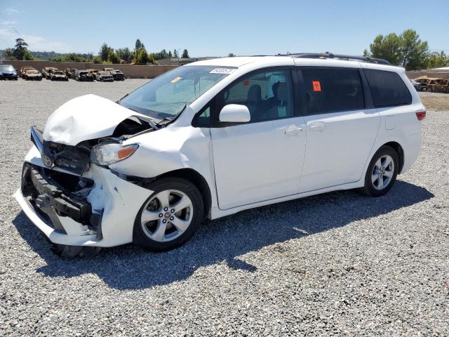 TOYOTA SIENNA LE 2018 5tdkz3dc1js963864