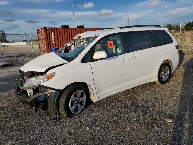 TOYOTA SIENNA LE 2018 5tdkz3dc2js906282