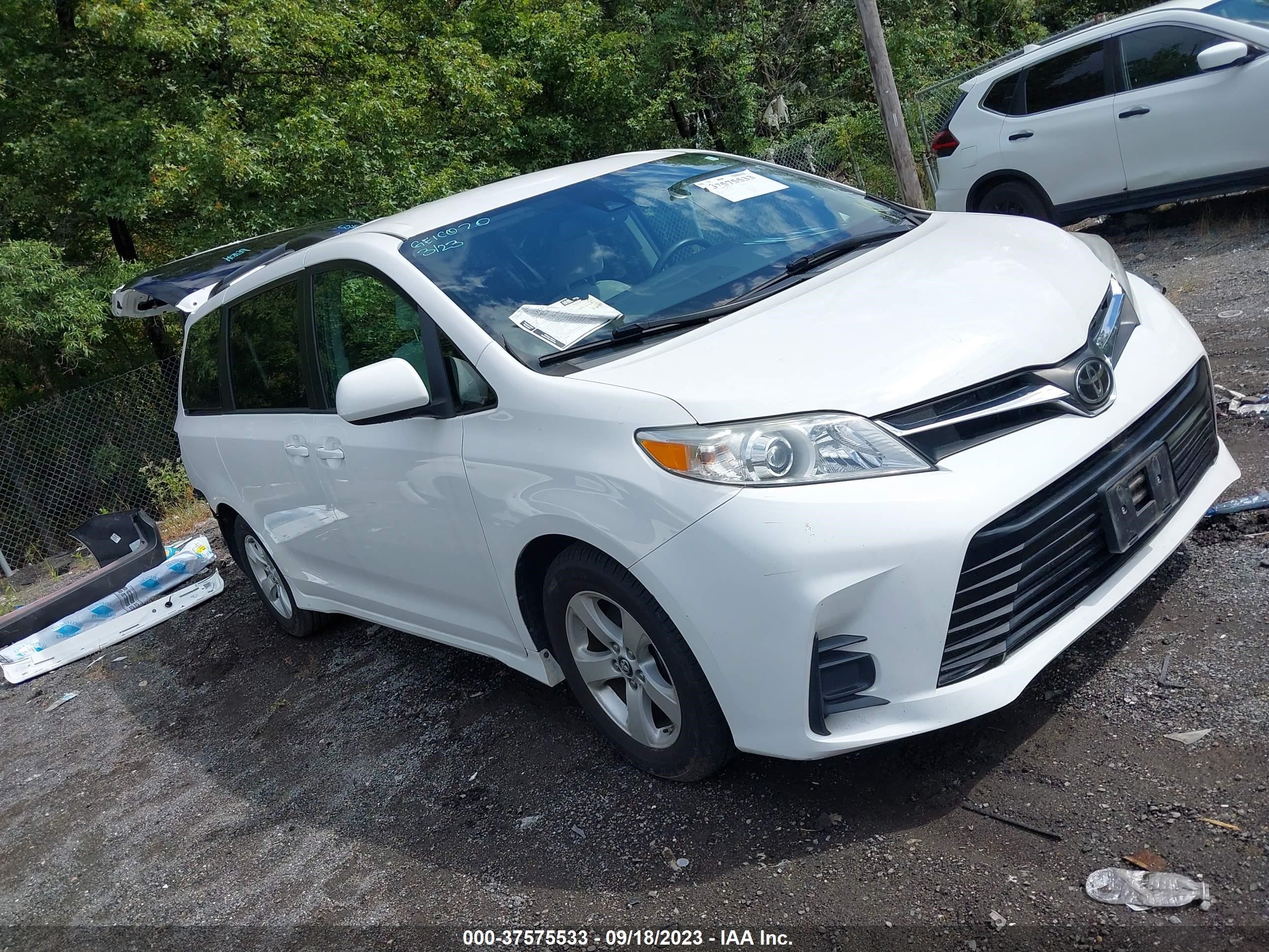 TOYOTA SIENNA 2018 5tdkz3dc2js910414