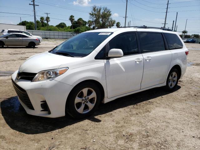 TOYOTA SIENNA LE 2018 5tdkz3dc2js945194