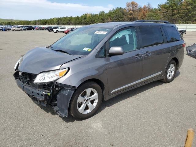 TOYOTA SIENNA LE 2018 5tdkz3dc4js938361