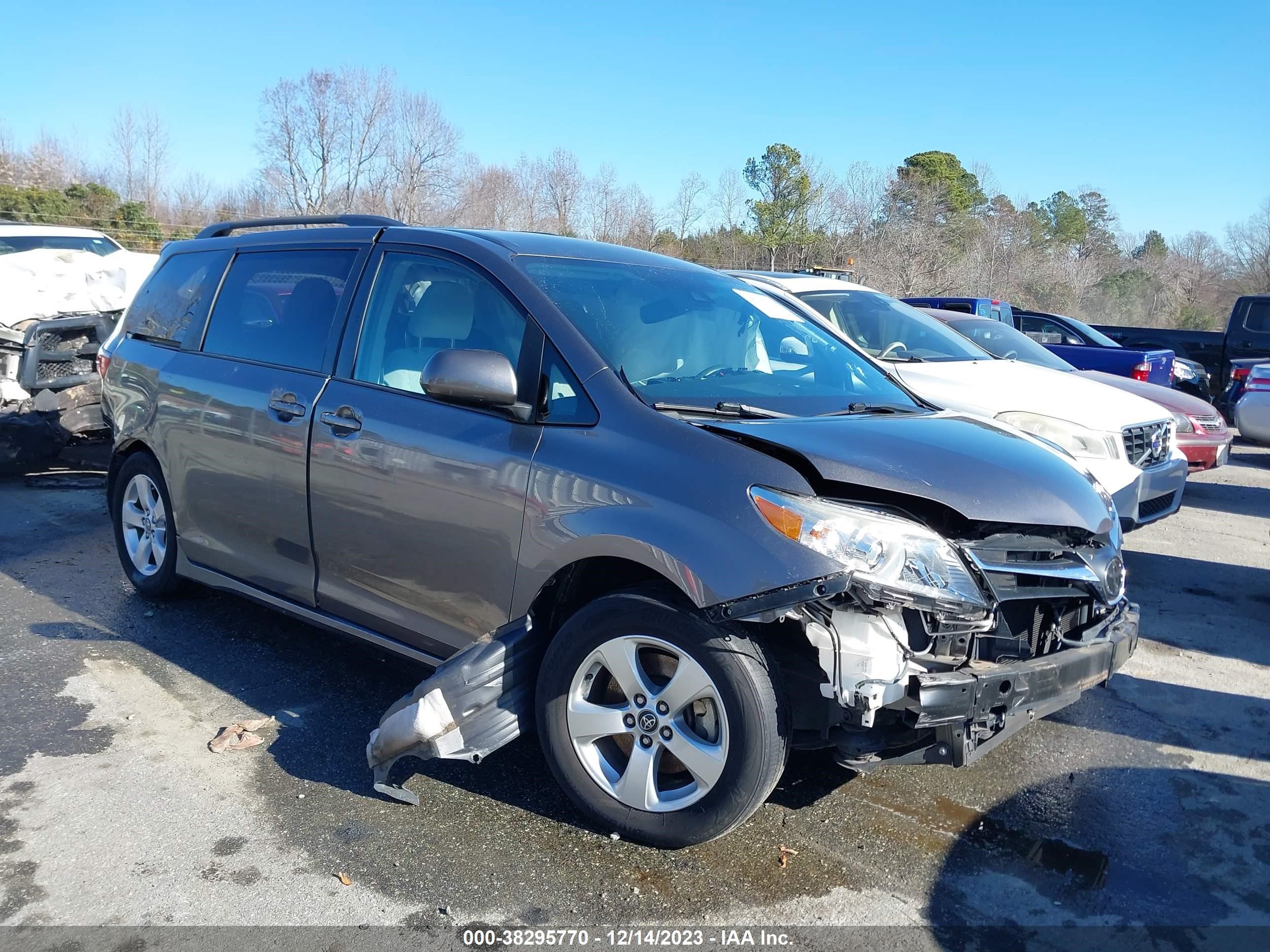 TOYOTA SIENNA 2018 5tdkz3dc5js903876