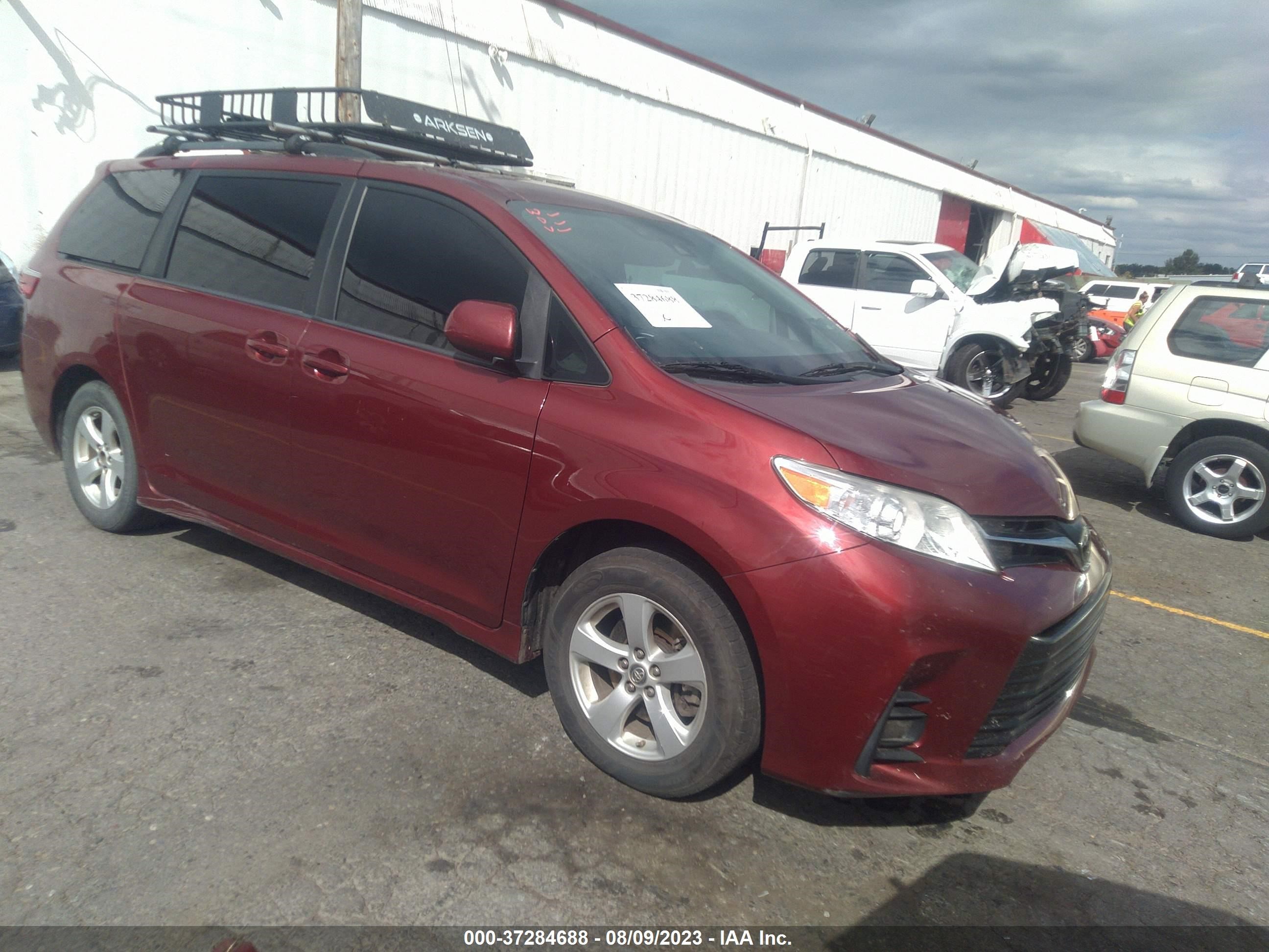 TOYOTA SIENNA 2018 5tdkz3dc5js932360