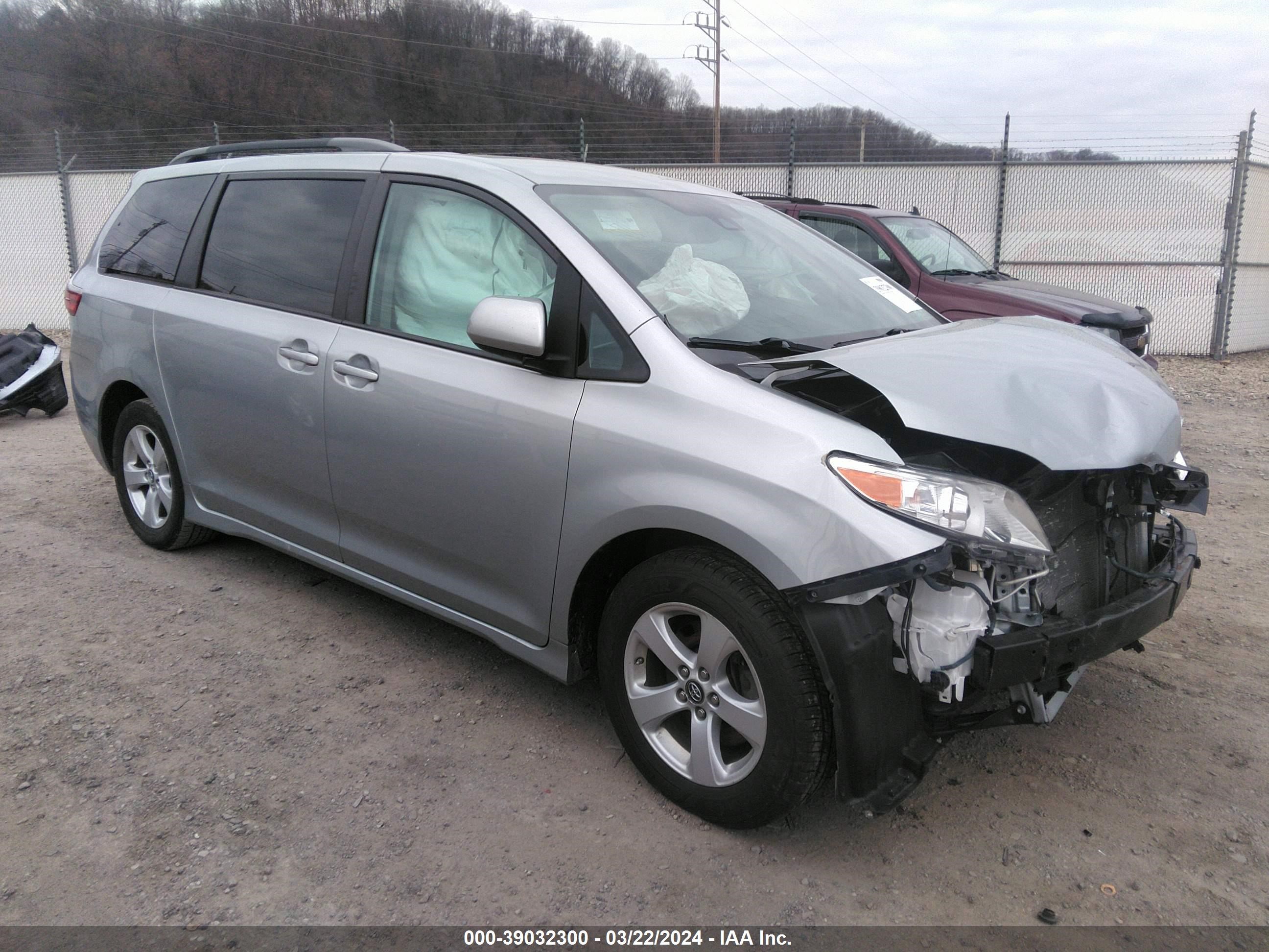 TOYOTA SIENNA 2020 5tdkz3dc5ls035462