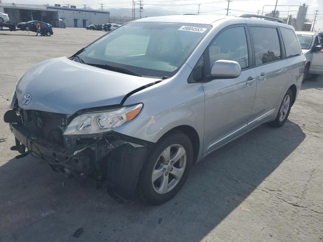 TOYOTA SIENNA LE 2017 5tdkz3dc6hs767171