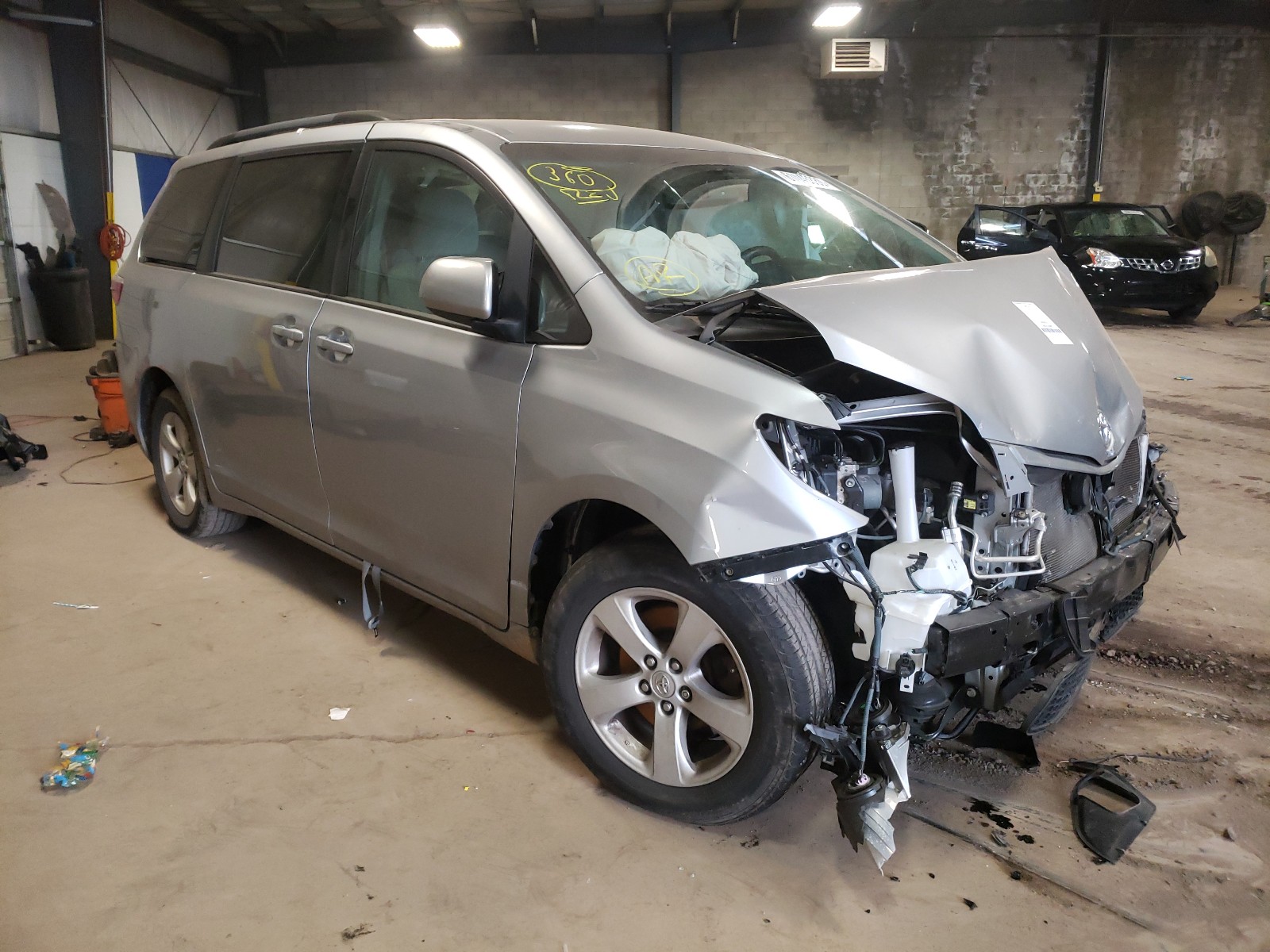 TOYOTA SIENNA LE 2017 5tdkz3dc7hs785789