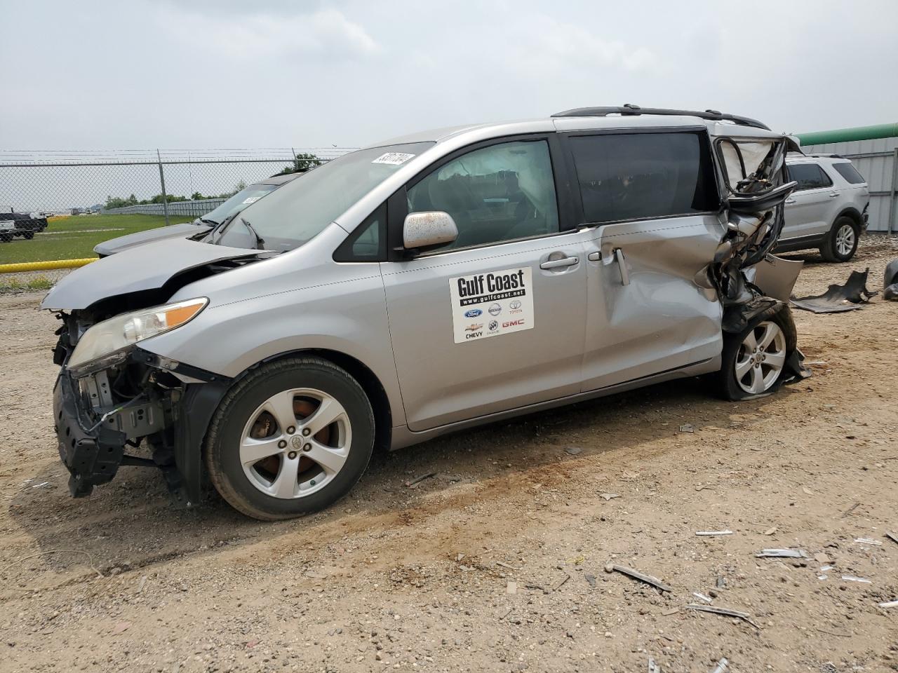 TOYOTA SIENNA 2017 5tdkz3dc8hs890518