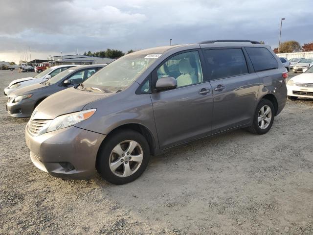 TOYOTA SIENNA LE 2017 5tdkz3dc9hs866101