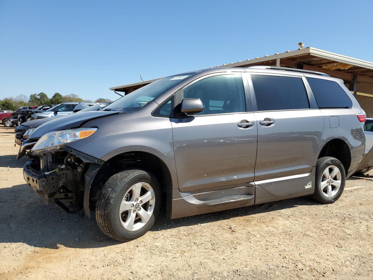 TOYOTA SIENNA LE 2019 5tdkz3dcxks010118