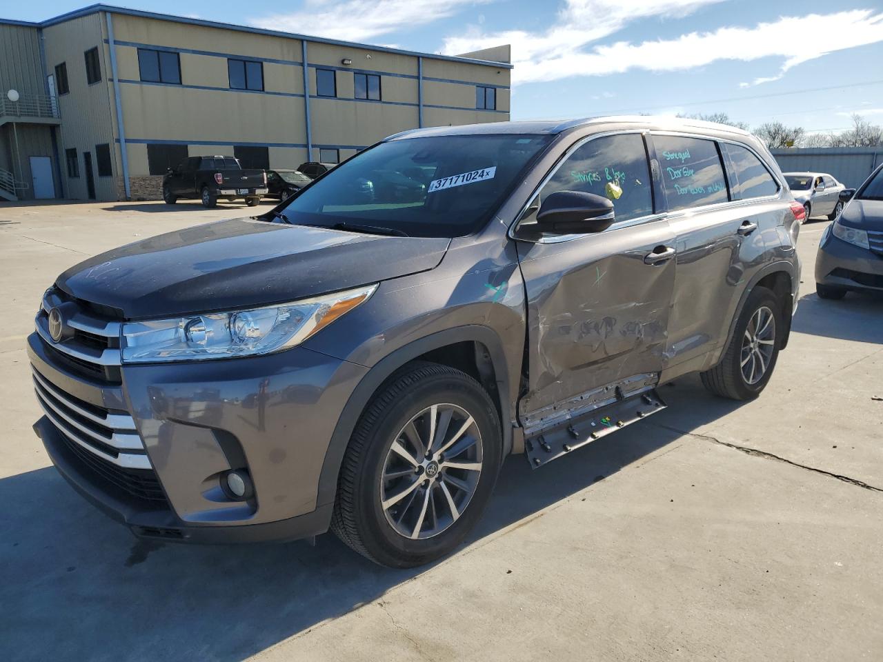 TOYOTA HIGHLANDER 2018 5tdkzrfh0js531505