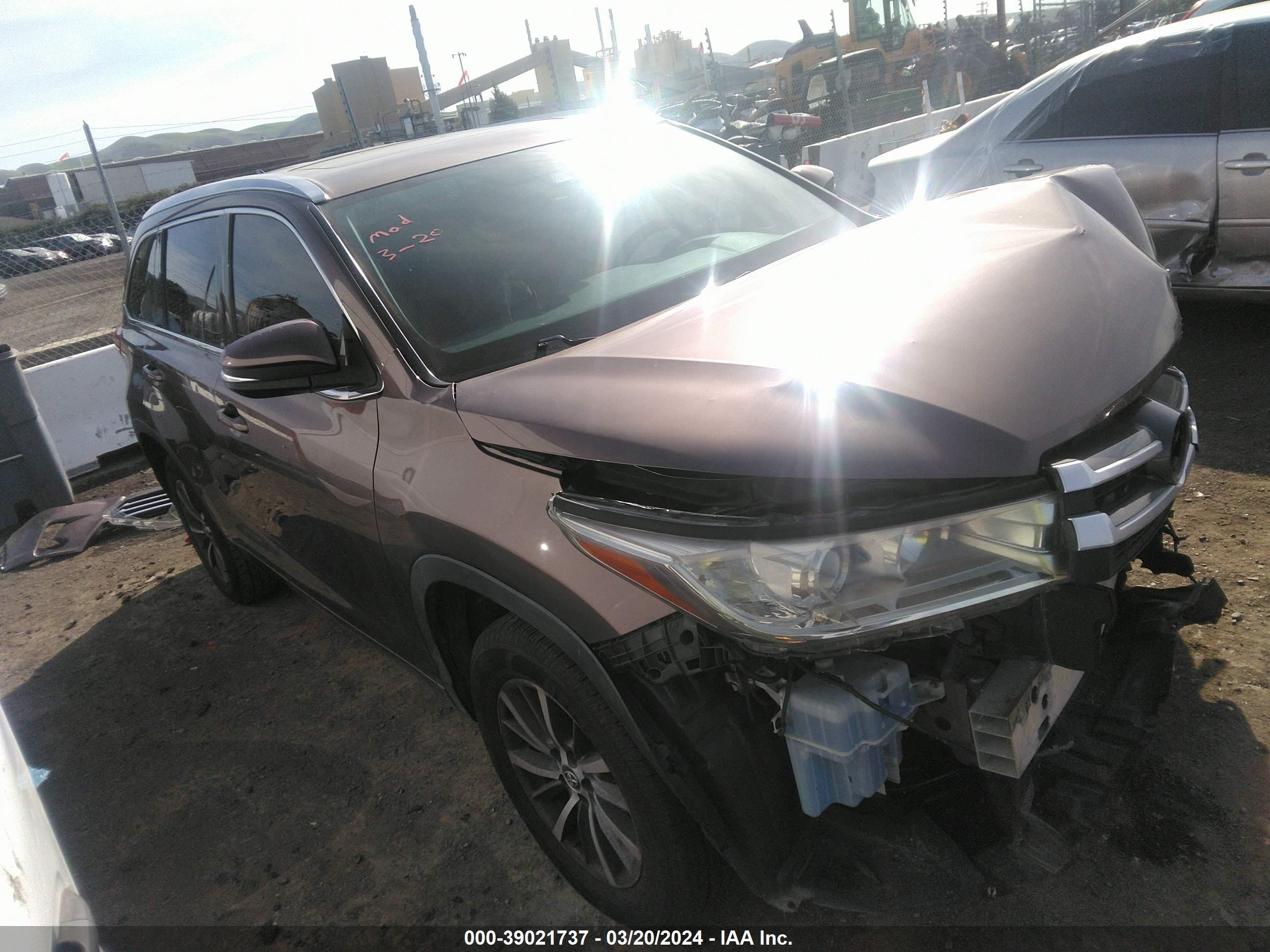 TOYOTA HIGHLANDER 2018 5tdkzrfh1js256002